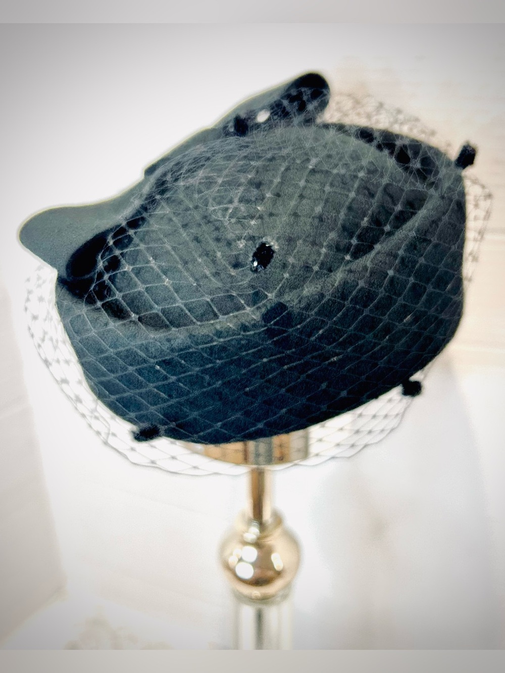 1960s Black Pillbox Hat with bow & Netted Veil Retro Goth Film Noir Femme Fatale - Picture 3 of 10